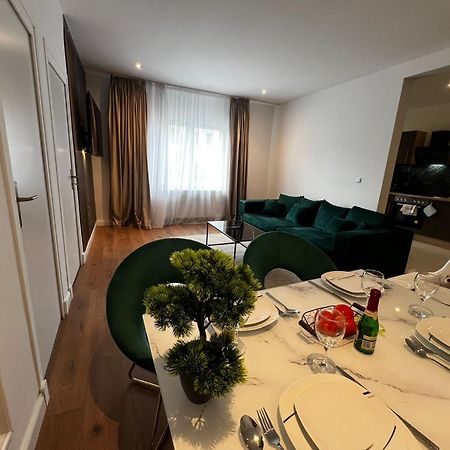 105 Quadratmeter Apartment, Parkplatz, Kinderfreundlich, 6 Personen, Wifi, Vollausgestattete Kueche, Crimmitschau Екстериор снимка