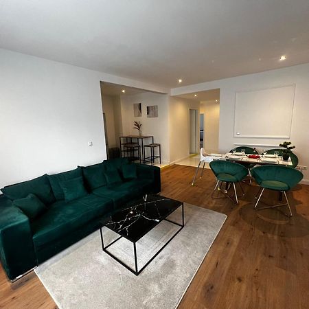 105 Quadratmeter Apartment, Parkplatz, Kinderfreundlich, 6 Personen, Wifi, Vollausgestattete Kueche, Crimmitschau Екстериор снимка