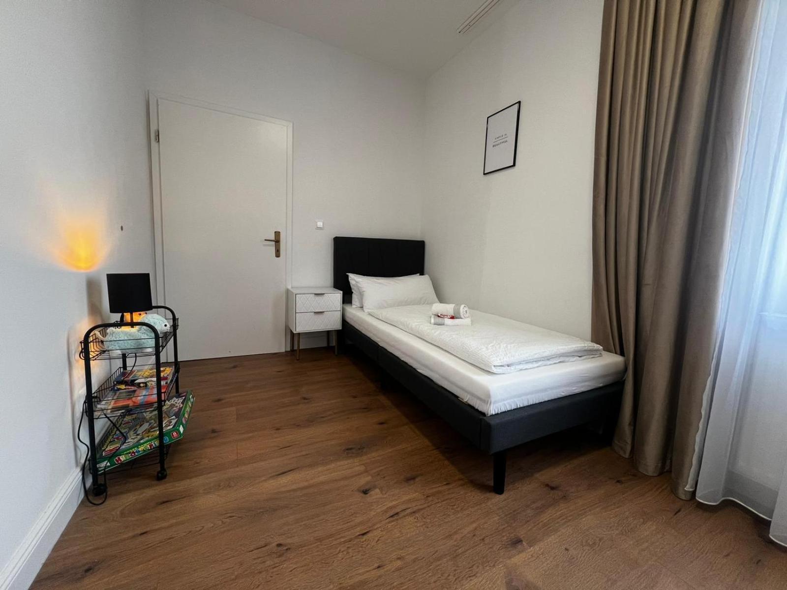105 Quadratmeter Apartment, Parkplatz, Kinderfreundlich, 6 Personen, Wifi, Vollausgestattete Kueche, Crimmitschau Екстериор снимка