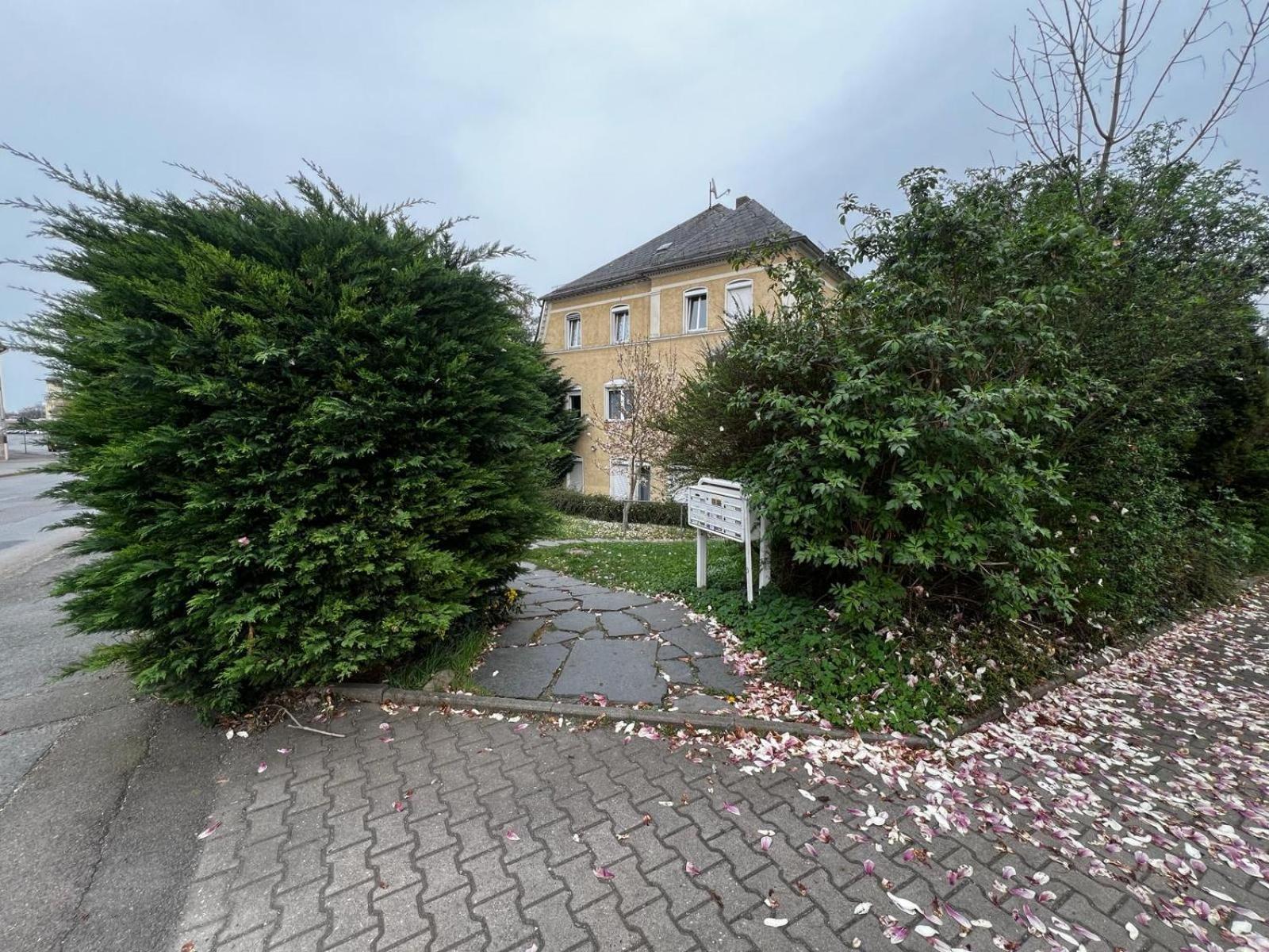 105 Quadratmeter Apartment, Parkplatz, Kinderfreundlich, 6 Personen, Wifi, Vollausgestattete Kueche, Crimmitschau Екстериор снимка